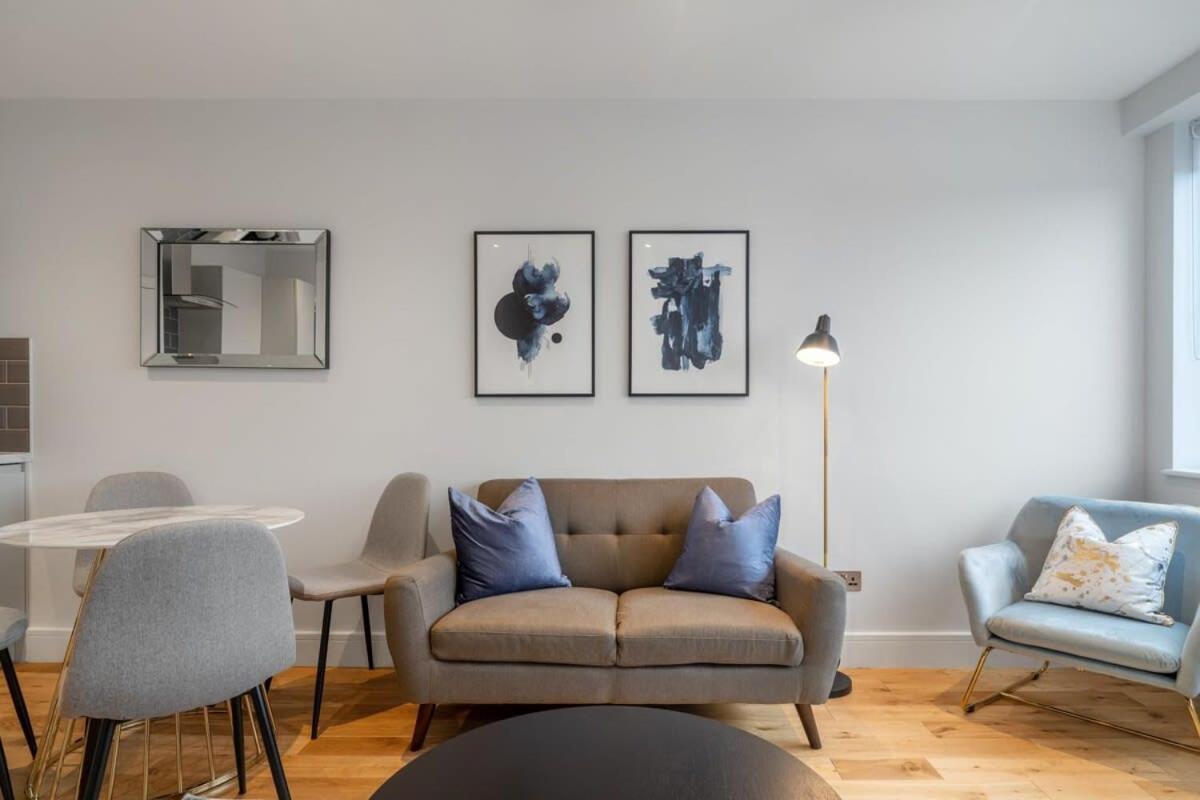 Lovely 1 Bedroom Apartment In The Heart Of Eastleigh Ngoại thất bức ảnh